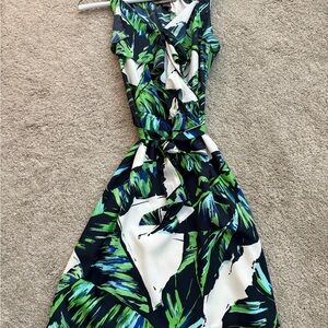 Elegant Tropical Leaf Print Maxi Dress